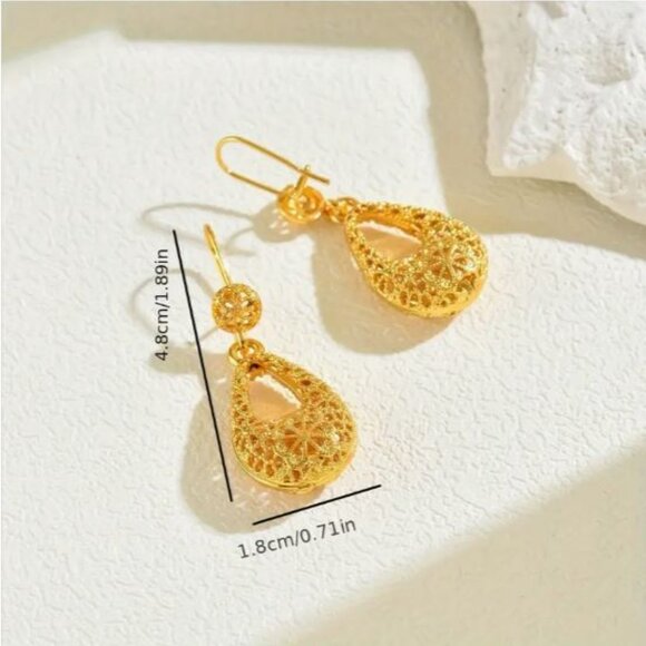 NEW Desdemona Ornate Gold Filigree Victorian Drop Earrings - Picture 4 of 4